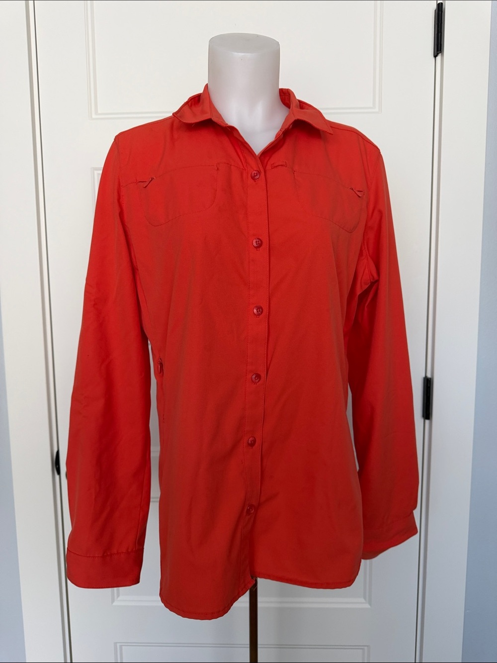 REI Women's Longsleeve Button Down Shirt in Sz Large